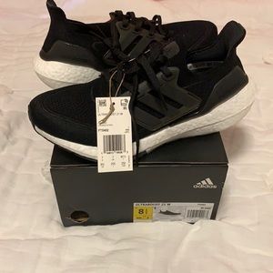 Adidas Ultraboost 21 black and white